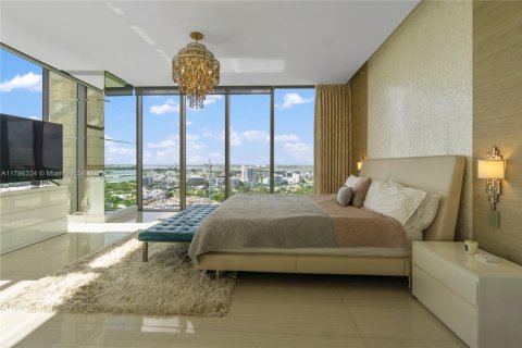 Condo in Bal Harbour, Florida, 2 bedrooms  № 1861812 - photo 20