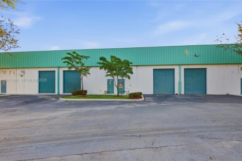 Commercial property in Sunrise, Florida № 2074504 - photo 23