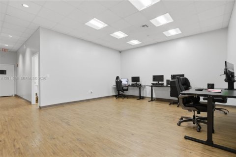 Commercial property in Sunrise, Florida № 2074504 - photo 8