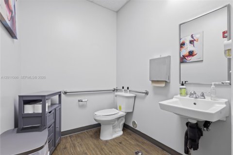 Commercial property in Sunrise, Florida № 2074504 - photo 20