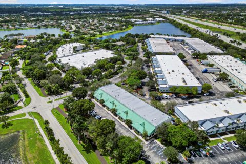 Commercial property in Sunrise, Florida № 2074504 - photo 25