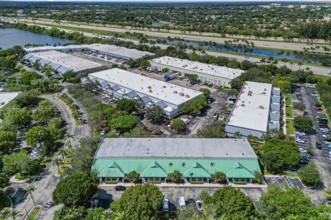 Commercial property in Sunrise, Florida № 2074504 - photo 24