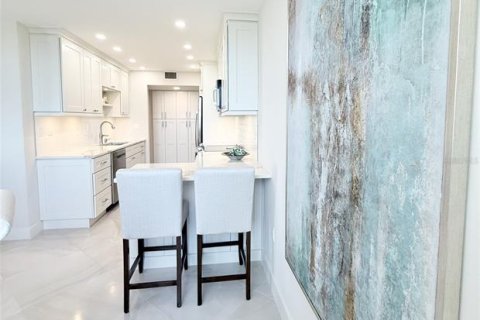 Condominio en alquiler en Longboat Key, Florida, 2 dormitorios, 130.9 m2 № 2097383 - foto 12