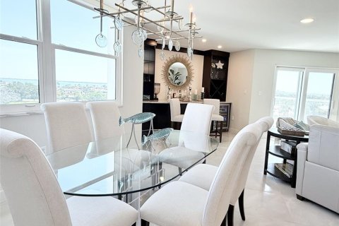 Condominio en alquiler en Longboat Key, Florida, 2 dormitorios, 130.9 m2 № 2097383 - foto 8