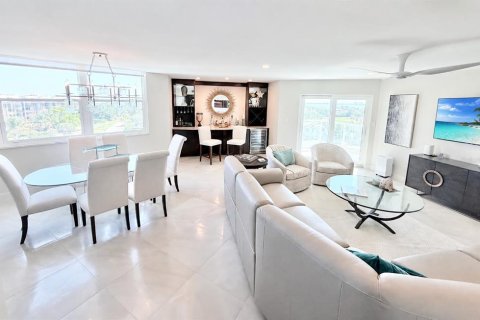 Condominio en alquiler en Longboat Key, Florida, 2 dormitorios, 130.9 m2 № 2097383 - foto 3