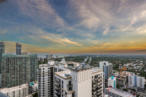 Copropriété à vendre à Miami, Floride: 3 chambres, 119.84 m2 № 2248013 - photo 12