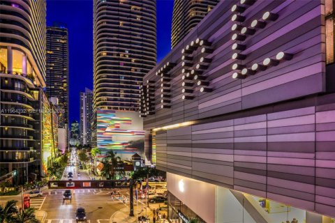 Copropriété à vendre à Miami, Floride: 3 chambres, 119.84 m2 № 2248013 - photo 2