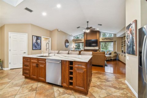 House in Wesley Chapel, Florida 4 bedrooms, 224.27 sq.m. № 1437335 - photo 11