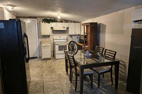 Villa ou maison à vendre à Plant City, Floride: 2 chambres, 80.27 m2 № 2148397 - photo 6