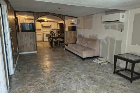 Villa ou maison à vendre à Plant City, Floride: 2 chambres, 80.27 m2 № 2148397 - photo 4