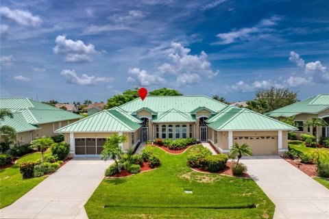 House in Punta Gorda, Florida 2 bedrooms, 150.22 sq.m. № 2222685