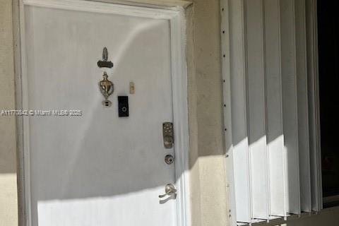 Condo in North Bay Village, Florida, 1 bedroom  № 1867758 - photo 5