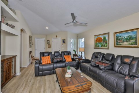 Casa en venta en Land O' Lakes, Florida, 3 dormitorios, 120.31 m2 № 1903775 - foto 4
