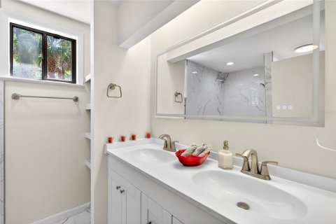 Casa en venta en Micanopy, Florida, 5 dormitorios, 455.87 m2 № 2195747 - foto 13