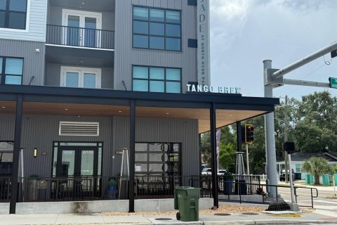Commercial property in Tampa, Florida 12 bedrooms, 672.24 sq.m. № 1872844 - photo 8
