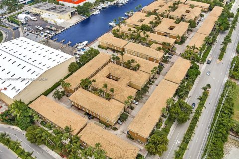 Таунхаус в Авентура, Флорида 3 спальни, 138.89м2 № 2033608