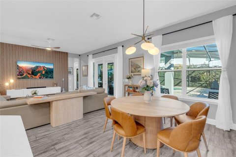 House in Winter Garden, Florida 5 bedrooms, 272.67 sq.m. № 2429456 - photo 29