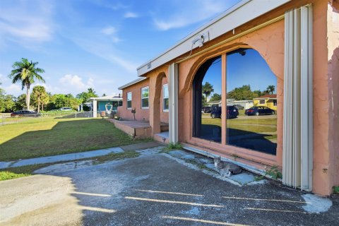 Villa ou maison à vendre à Palm Springs, Floride: 4 chambres, 184.69 m2 № 2173034 - photo 3
