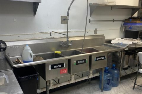 Commercial property in Miami, Florida № 2024979 - photo 24