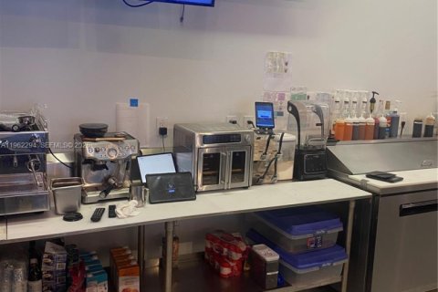 Commercial property in Miami, Florida № 2024979 - photo 3