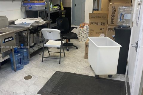 Commercial property in Miami, Florida № 2024979 - photo 23