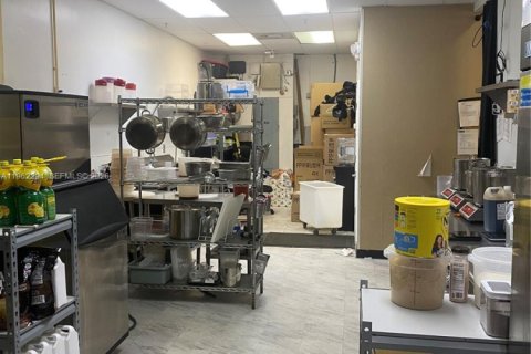 Commercial property in Miami, Florida № 2024979 - photo 18