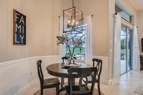 House in Bradenton, Florida 4 bedrooms, 278.34 sq.m. № 227780 - photo 7