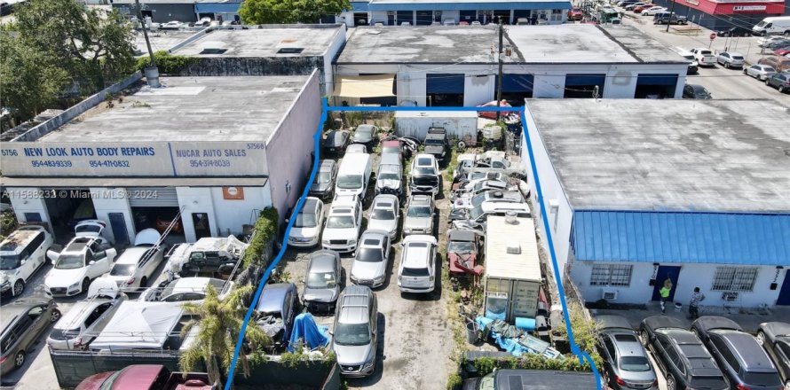 Commercial property in Hollywood, Florida № 1867843