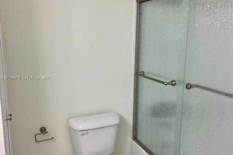 Condo in Hallandale Beach, Florida, 1 bedroom  № 2382466 - photo 7