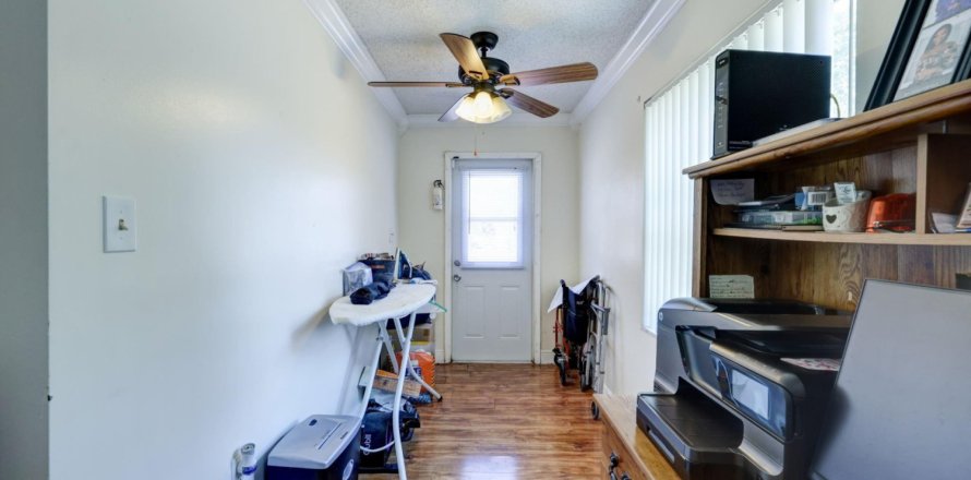 House in Fort Pierce, Florida 3 bedrooms, 158.12 sq.m. № 1146572