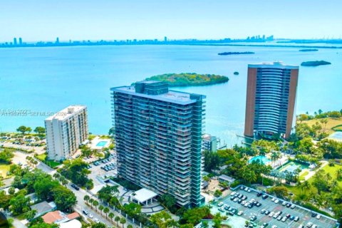Кондоминиум с 2 спальнями в Майами, Флорида № 2004894
