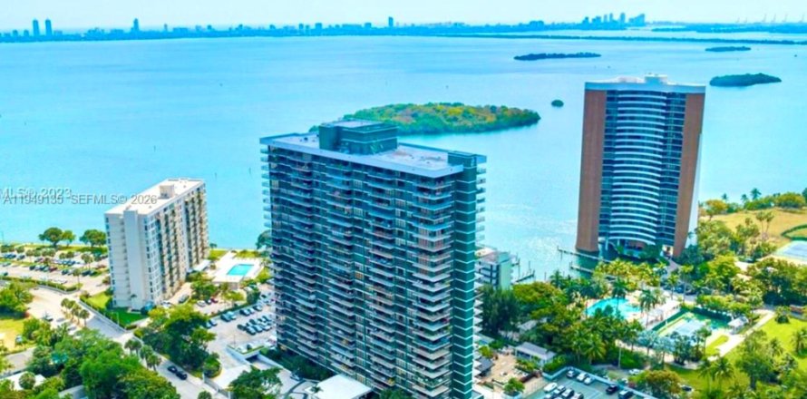 Кондоминиум с 2 спальнями в Майами, Флорида № 2004894