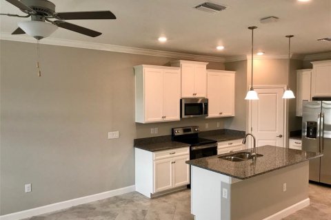 Townhouse in Lutz, Florida 3 bedrooms, 151.62 sq.m. № 2215524 - photo 7