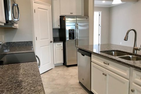 Townhouse in Lutz, Florida 3 bedrooms, 151.62 sq.m. № 2215524 - photo 4