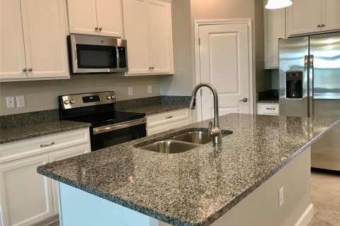 Townhouse in Lutz, Florida 3 bedrooms, 151.62 sq.m. № 2215524 - photo 8