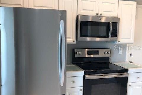 House in Palm Harbor, Florida 3 bedrooms, 118.17 sq.m. № 2221030 - photo 4