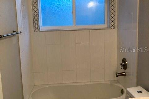 House in Palm Harbor, Florida 3 bedrooms, 118.17 sq.m. № 2221030 - photo 16