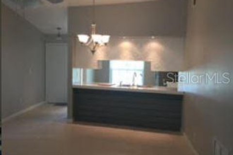 House in Palm Harbor, Florida 3 bedrooms, 118.17 sq.m. № 2221030 - photo 7