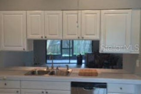 House in Palm Harbor, Florida 3 bedrooms, 118.17 sq.m. № 2221030 - photo 2
