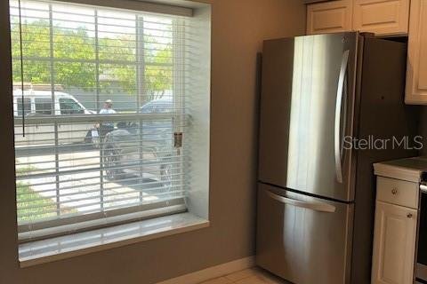 House in Palm Harbor, Florida 3 bedrooms, 118.17 sq.m. № 2221030 - photo 5