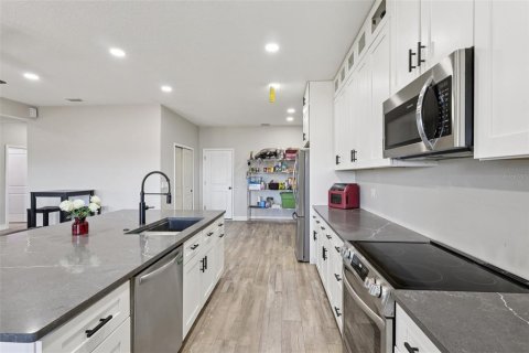 Casa en venta en Clermont, Florida, 3 dormitorios, 273.97 m2 № 2108976 - foto 15