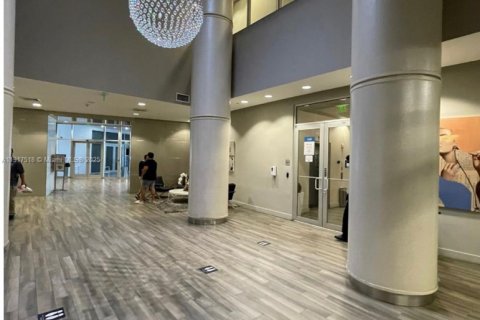 Appartement à louer à Miami, Floride: 1 chambre, 73.49 m2 № 1972374 - photo 4