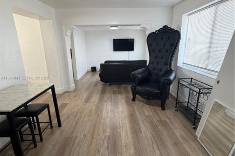 Снять в аренду виллу или дом в Холливуд, Флорида 3 спальни, 88.16м2, № 2038855 - фото 13