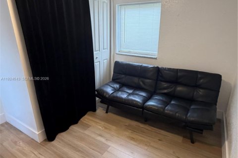 Снять в аренду виллу или дом в Холливуд, Флорида 3 спальни, 88.16м2, № 2038855 - фото 6