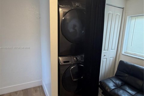 Снять в аренду виллу или дом в Холливуд, Флорида 3 спальни, 88.16м2, № 2038855 - фото 8