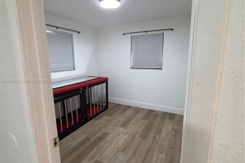 Снять в аренду виллу или дом в Холливуд, Флорида 3 спальни, 88.16м2, № 2038855 - фото 9