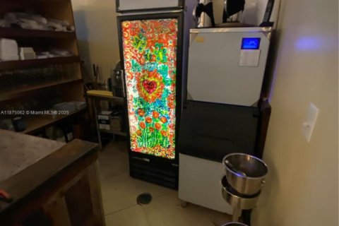 Купить коммерческую недвижимость в Майами, Флорида № 2037013 - фото 15