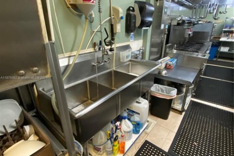 Купить коммерческую недвижимость в Майами, Флорида № 2037013 - фото 30