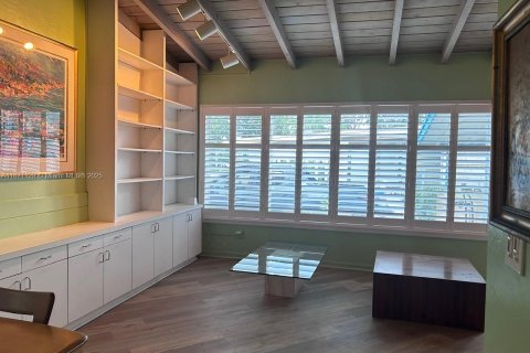 House in Plantation, Florida 3 bedrooms, 141.95 sq.m. № 1895638 - photo 5