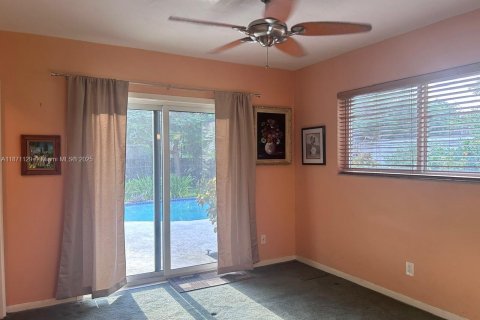 House in Plantation, Florida 3 bedrooms, 141.95 sq.m. № 1895638 - photo 9